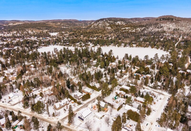 917 – 919 Ch. de la Rivière  Val-David (Laurentides)