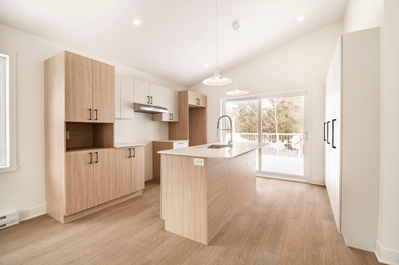 917 – 919 Ch. de la Rivière  Val-David (Laurentides)