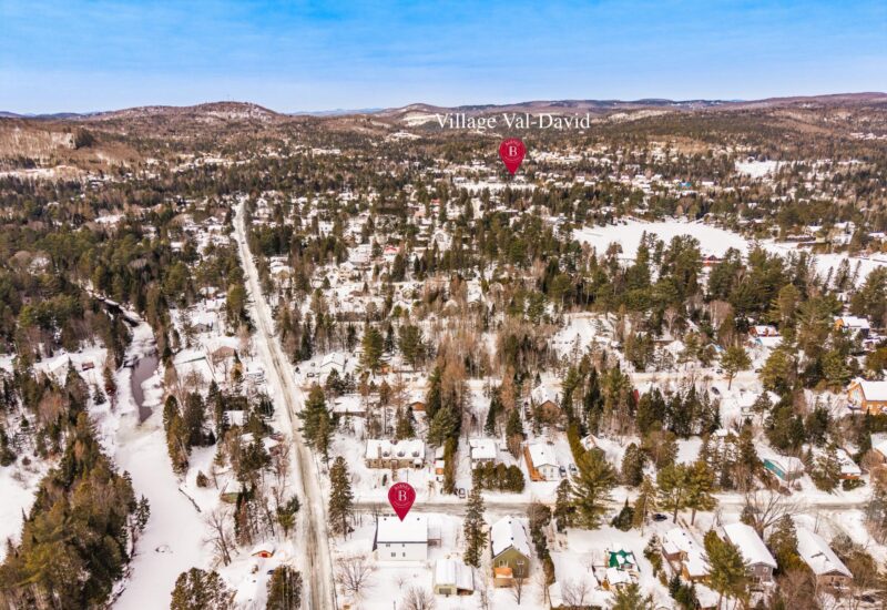 917 – 919 Ch. de la Rivière  Val-David (Laurentides)