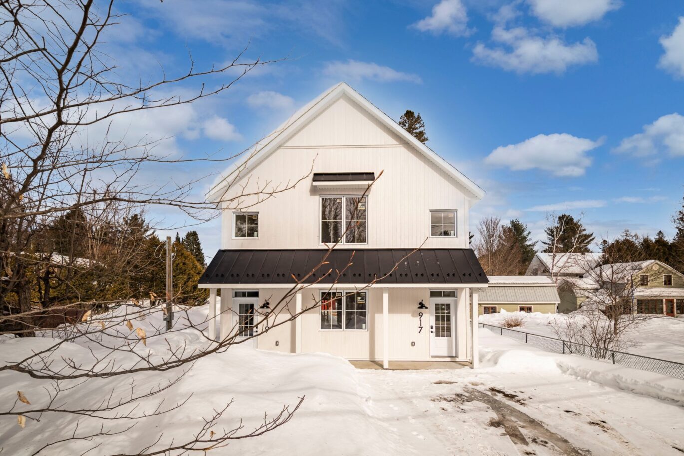 917 – 919 Ch. de la Rivière  Val-David (Laurentides)