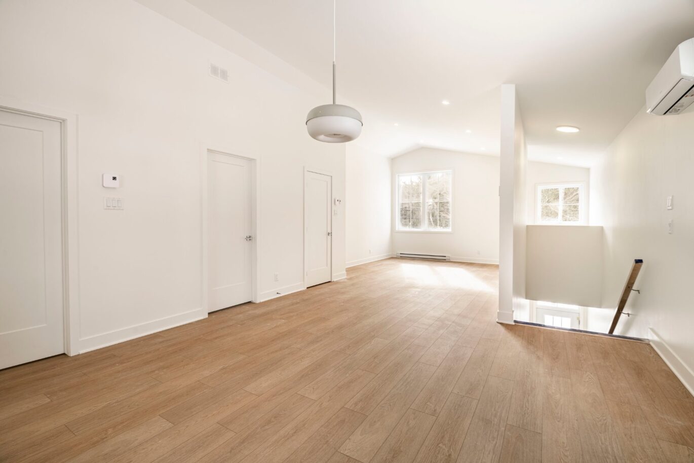 917 – 919 Ch. de la Rivière  Val-David (Laurentides)