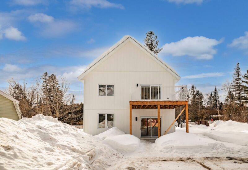 917 – 919 Ch. de la Rivière  Val-David (Laurentides)