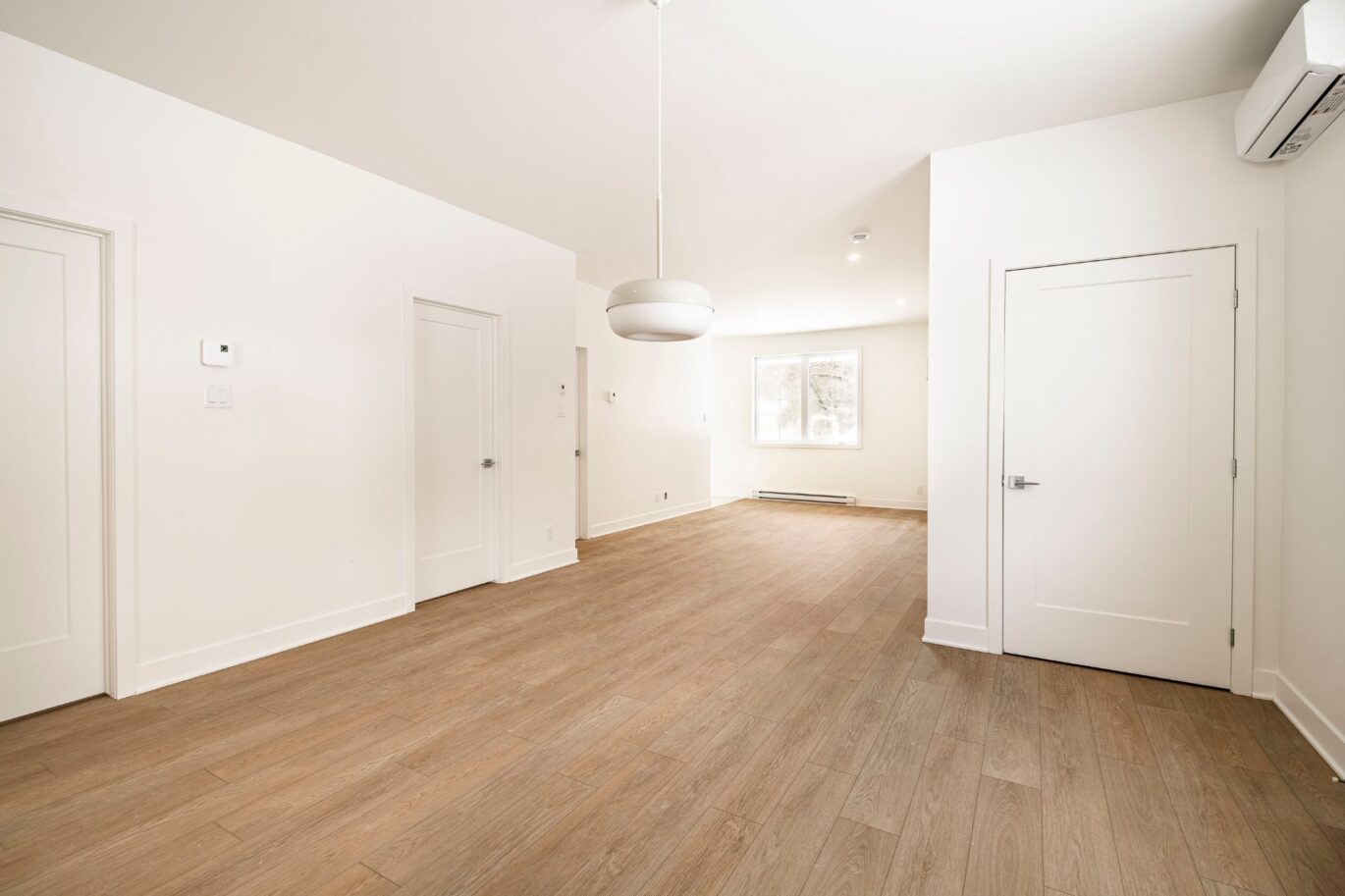 917 – 919 Ch. de la Rivière  Val-David (Laurentides)