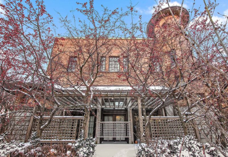 680 Av. Victoria  Westmount (Montréal)