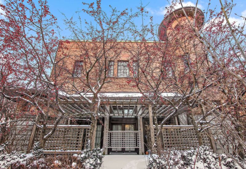 680 Av. Victoria  Westmount (Montréal)