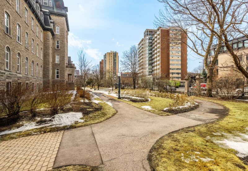 230 Rue Sherbrooke E. #408  Montréal (Ville-Marie) (Montréal)