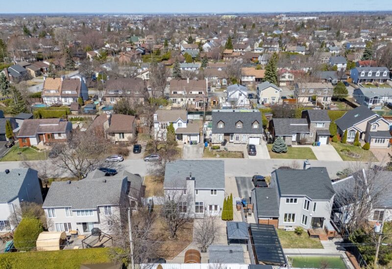 2645 Rue des Pintades  Laval (Sainte-Rose) (Laval)