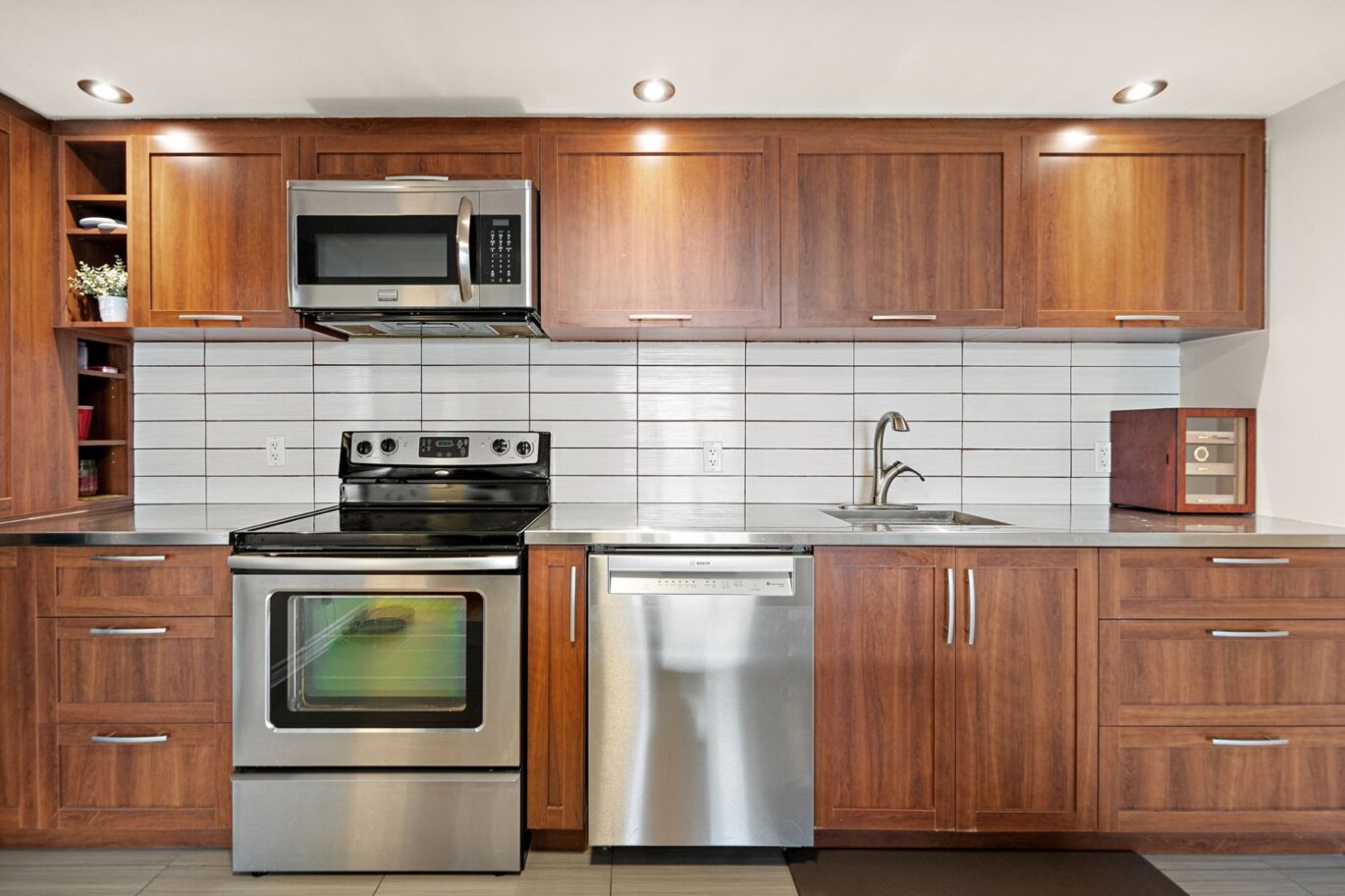 6800 Boul. Henri-Bourassa O. #104  Montréal (Saint-Laurent) (Montréal)