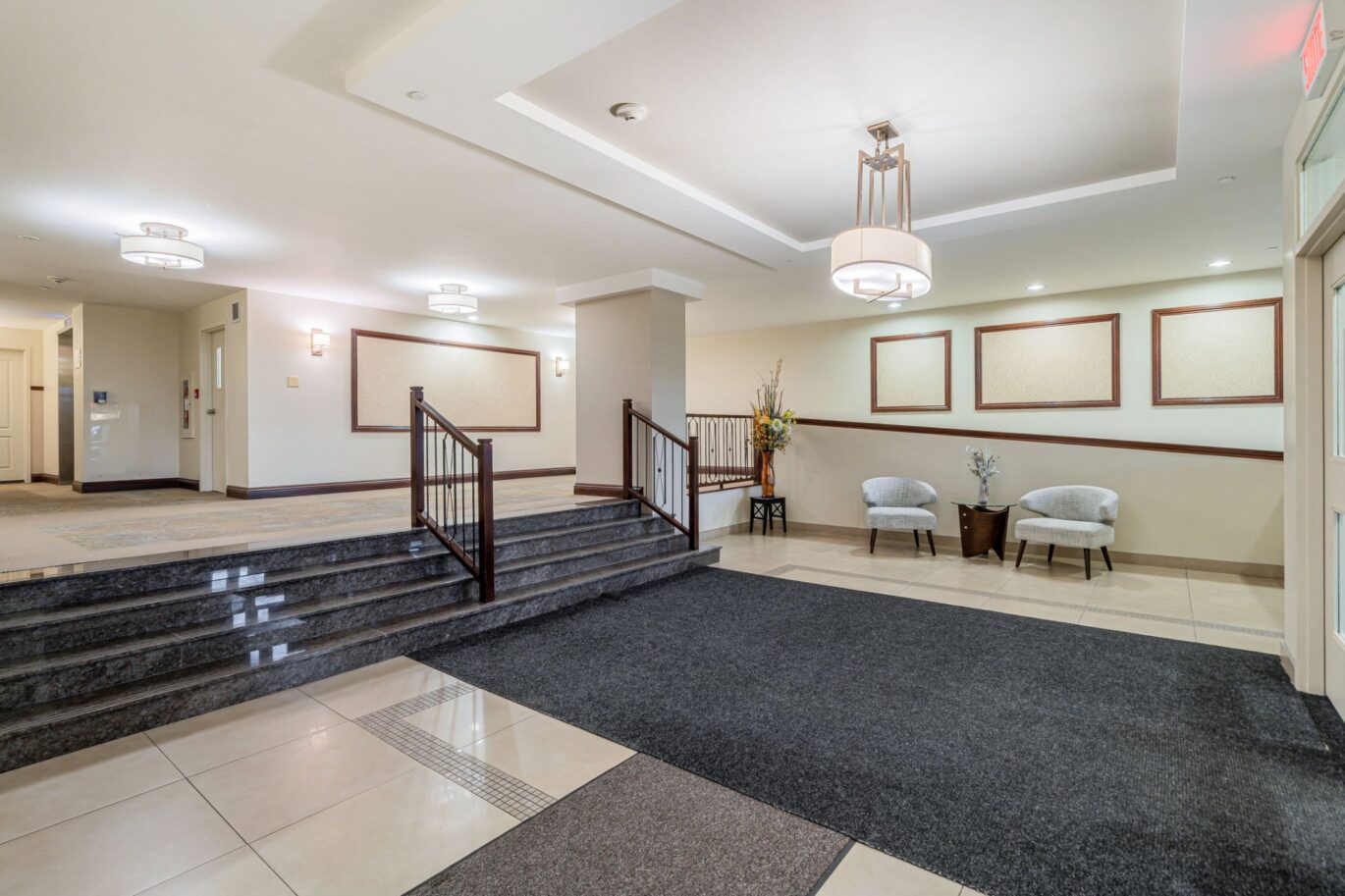 6800 Boul. Henri-Bourassa O. #104  Montréal (Saint-Laurent) (Montréal)