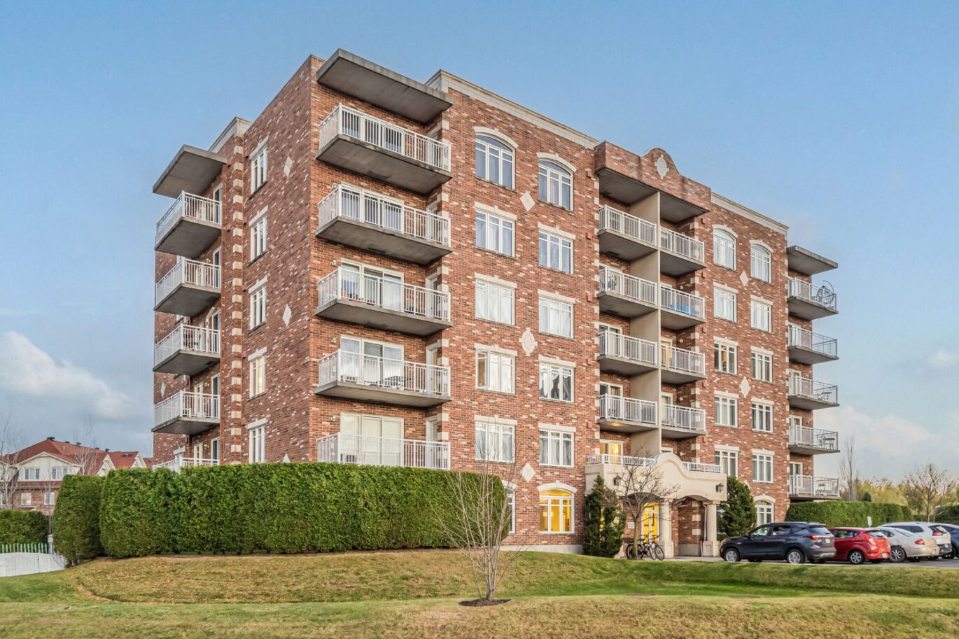 6800 Boul. Henri-Bourassa O. #104  Montréal (Saint-Laurent) (Montréal)