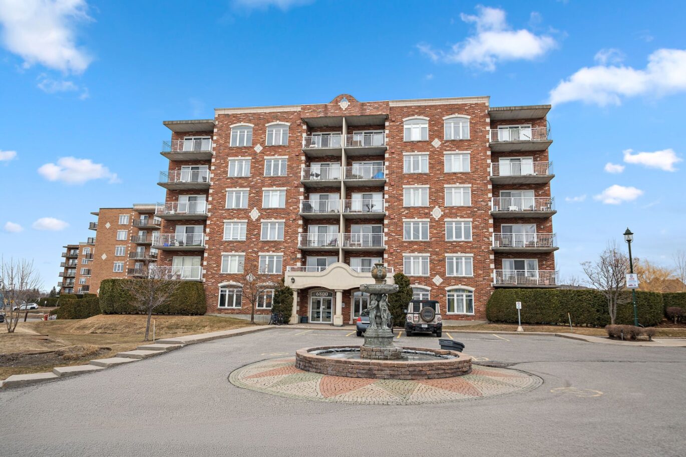 6800 Boul. Henri-Bourassa O. #104  Montréal (Saint-Laurent) (Montréal)