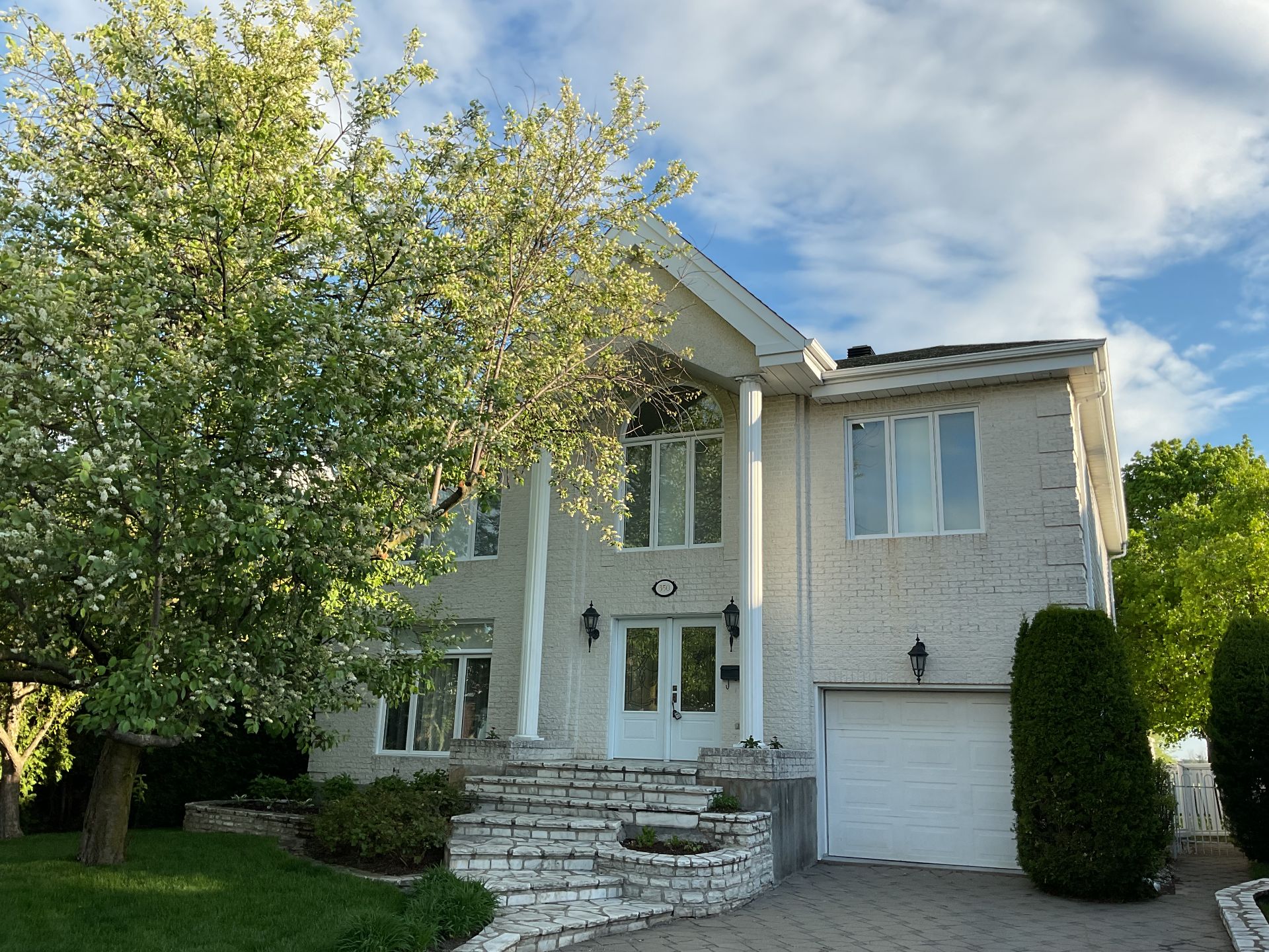 Casa Saint-Bruno-de-Montarville - picture 1