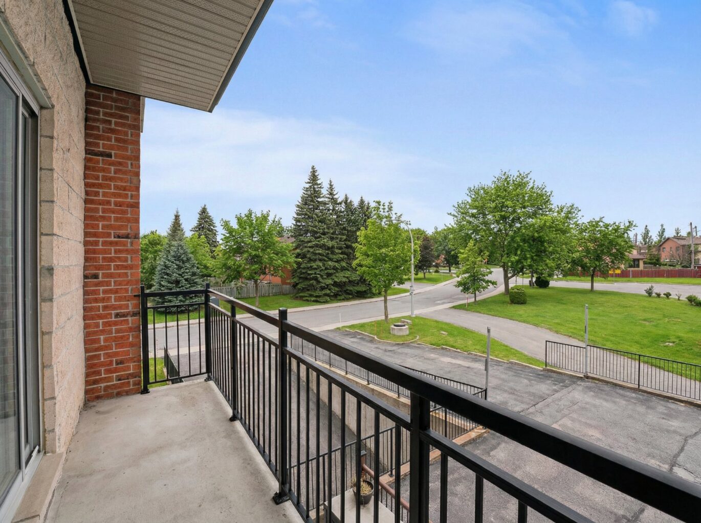 2700 Boul. de la Côte-Vertu #208  Montréal (Saint-Laurent) (Montréal)