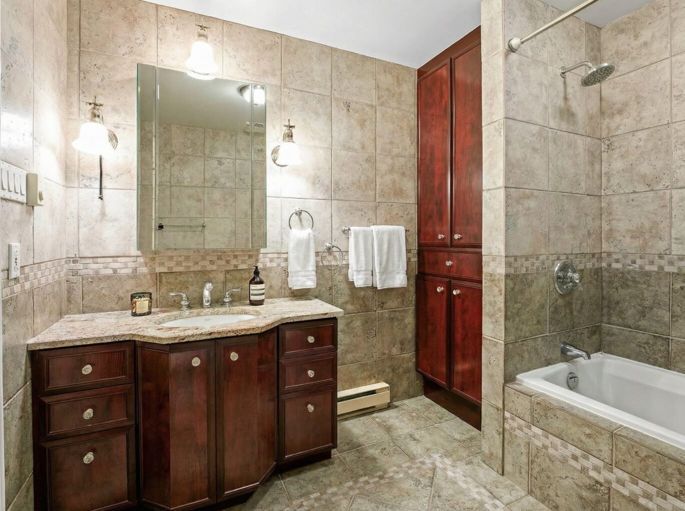 2700 Boul. de la Côte-Vertu #208  Montréal (Saint-Laurent) (Montréal)