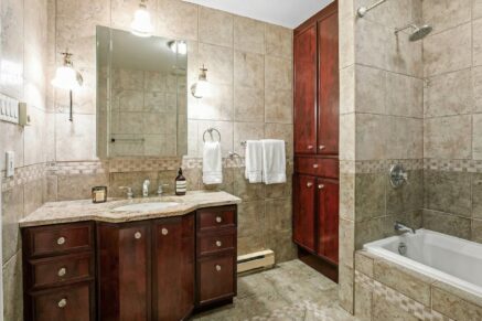 2700 Boul. de la Côte-Vertu #208  Montréal (Saint-Laurent) (Montréal)