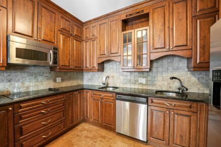 2700 Boul. de la Côte-Vertu #208  Montréal (Saint-Laurent) (Montréal)