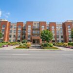 2700 Boul. de la Côte-Vertu #208  Montréal (Saint-Laurent) (Montréal)