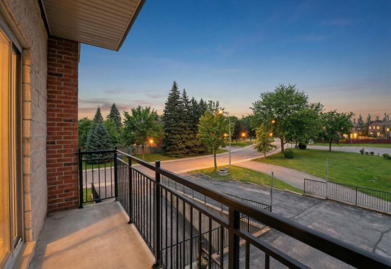 2700 Boul. de la Côte-Vertu #208  Montréal (Saint-Laurent) (Montréal)