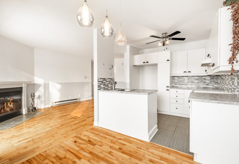 270 Rue de la Rivière #2  Sainte-Thérèse (Laurentides)