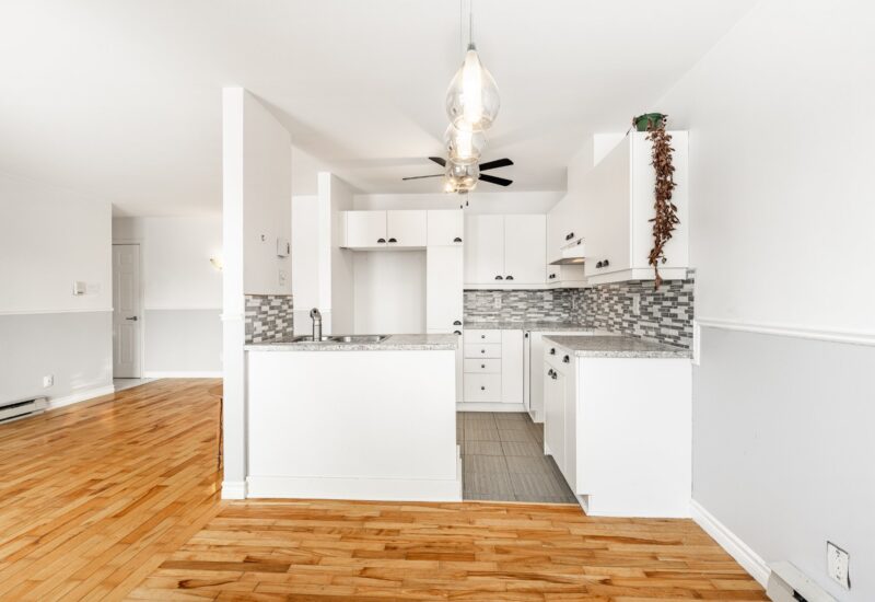 270 Rue de la Rivière #2  Sainte-Thérèse (Laurentides)