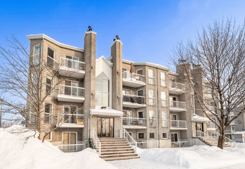 270 Rue de la Rivière #2  Sainte-Thérèse (Laurentides)