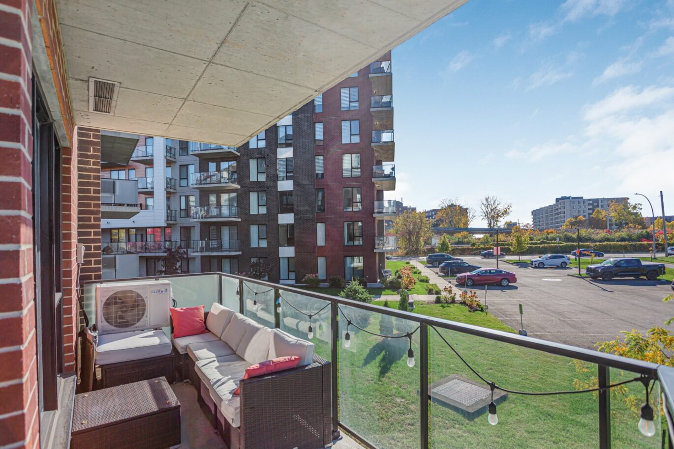 6 Av. Donegani #201  Pointe-Claire (Montréal)