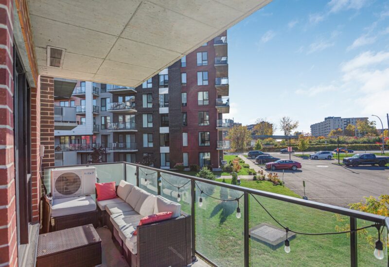 6 Av. Donegani #201  Pointe-Claire (Montréal)