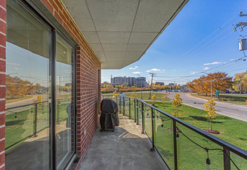 6 Av. Donegani #201  Pointe-Claire (Montréal)