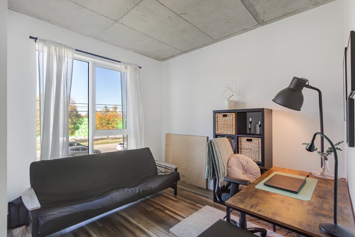 6 Av. Donegani #201  Pointe-Claire (Montréal)