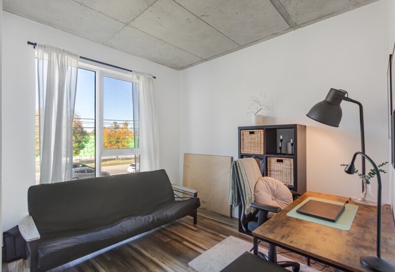 6 Av. Donegani #201  Pointe-Claire (Montréal)