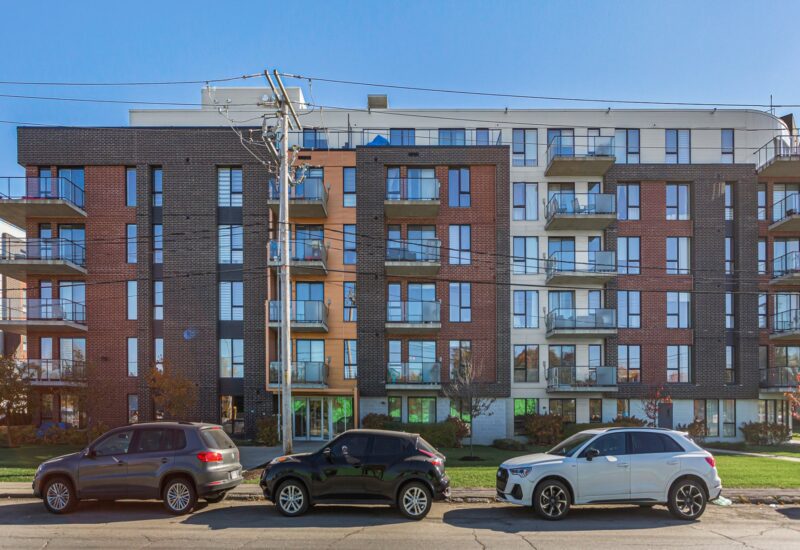 6 Av. Donegani #201  Pointe-Claire (Montréal)