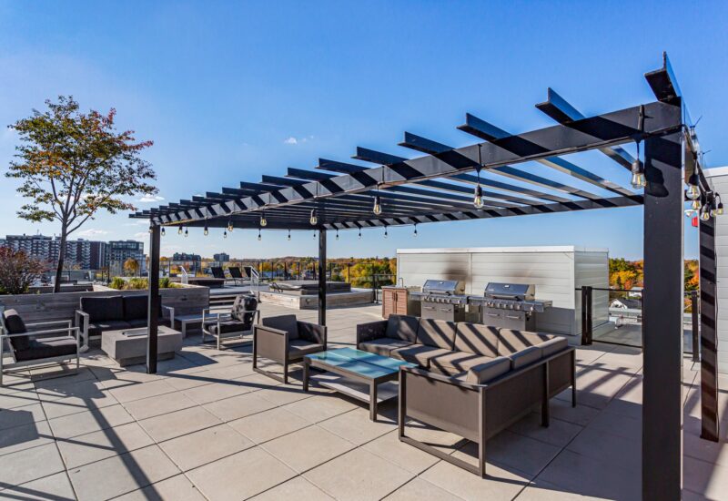 6 Av. Donegani #201  Pointe-Claire (Montréal)