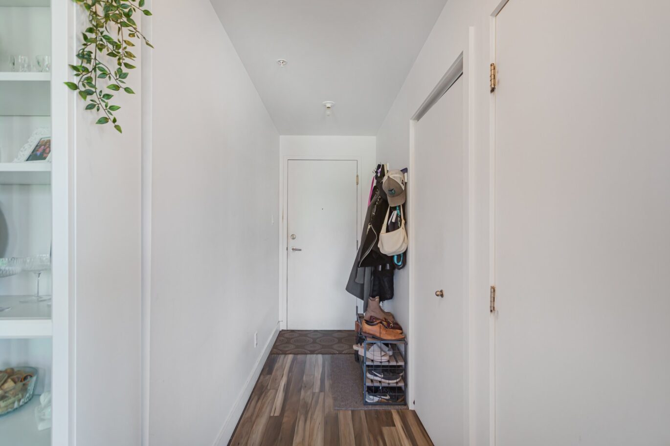 6 Av. Donegani #201  Pointe-Claire (Montréal)