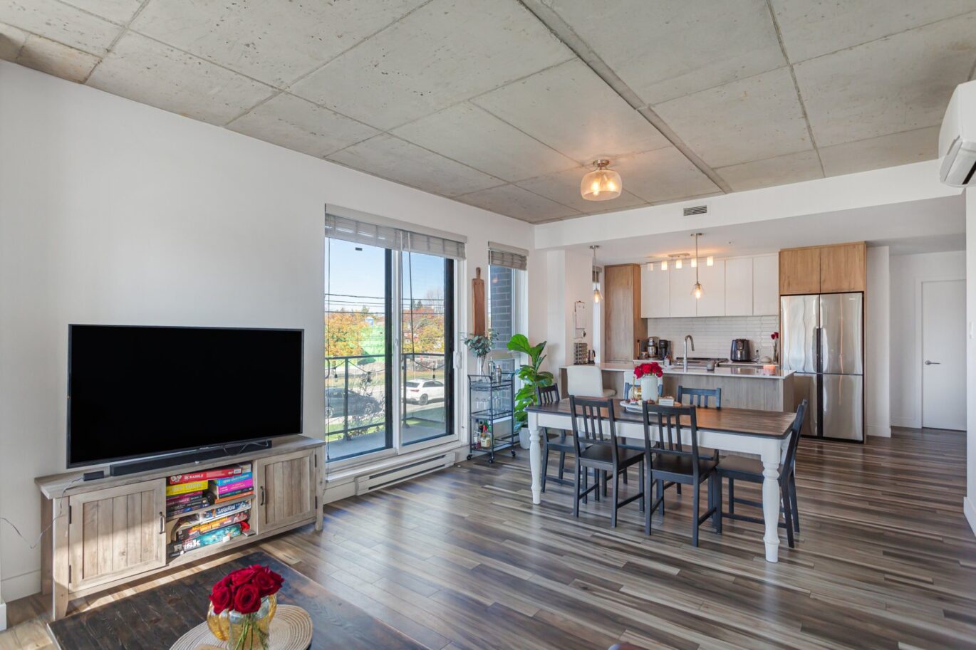 6 Av. Donegani #201  Pointe-Claire (Montréal)