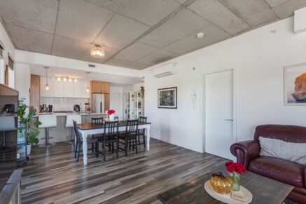 6 Av. Donegani #201  Pointe-Claire (Montréal)