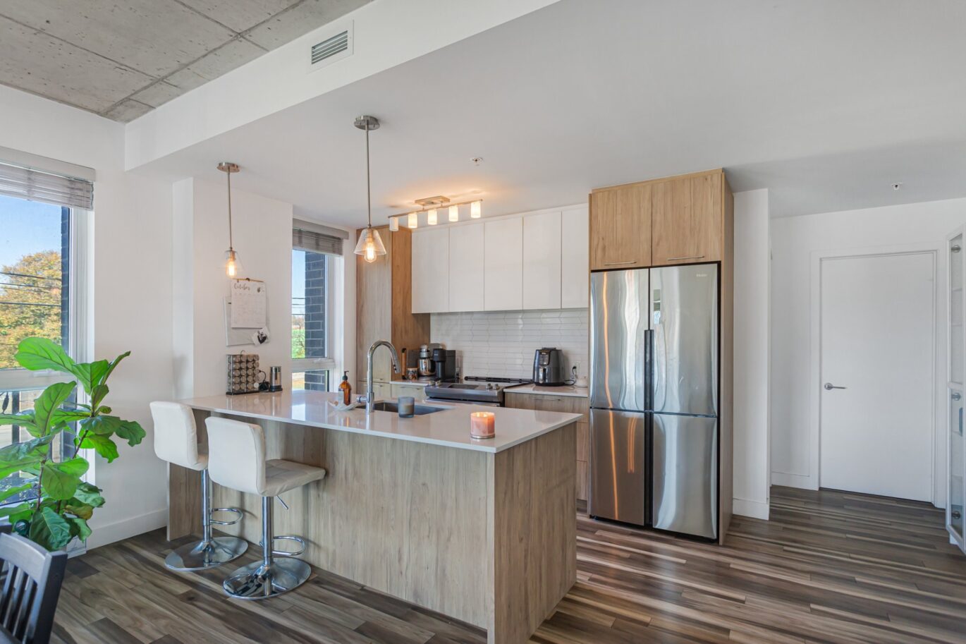 6 Av. Donegani #201  Pointe-Claire (Montréal)