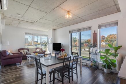 6 Av. Donegani #201  Pointe-Claire (Montréal)