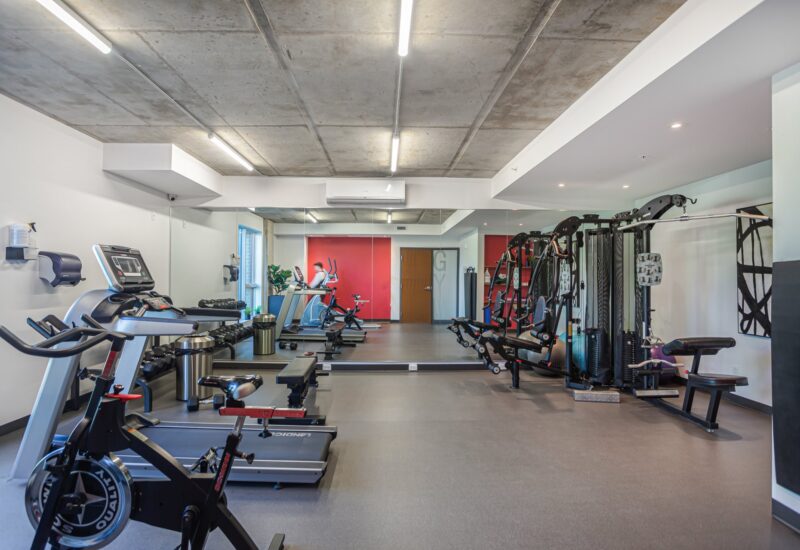 6 Av. Donegani #201  Pointe-Claire (Montréal)