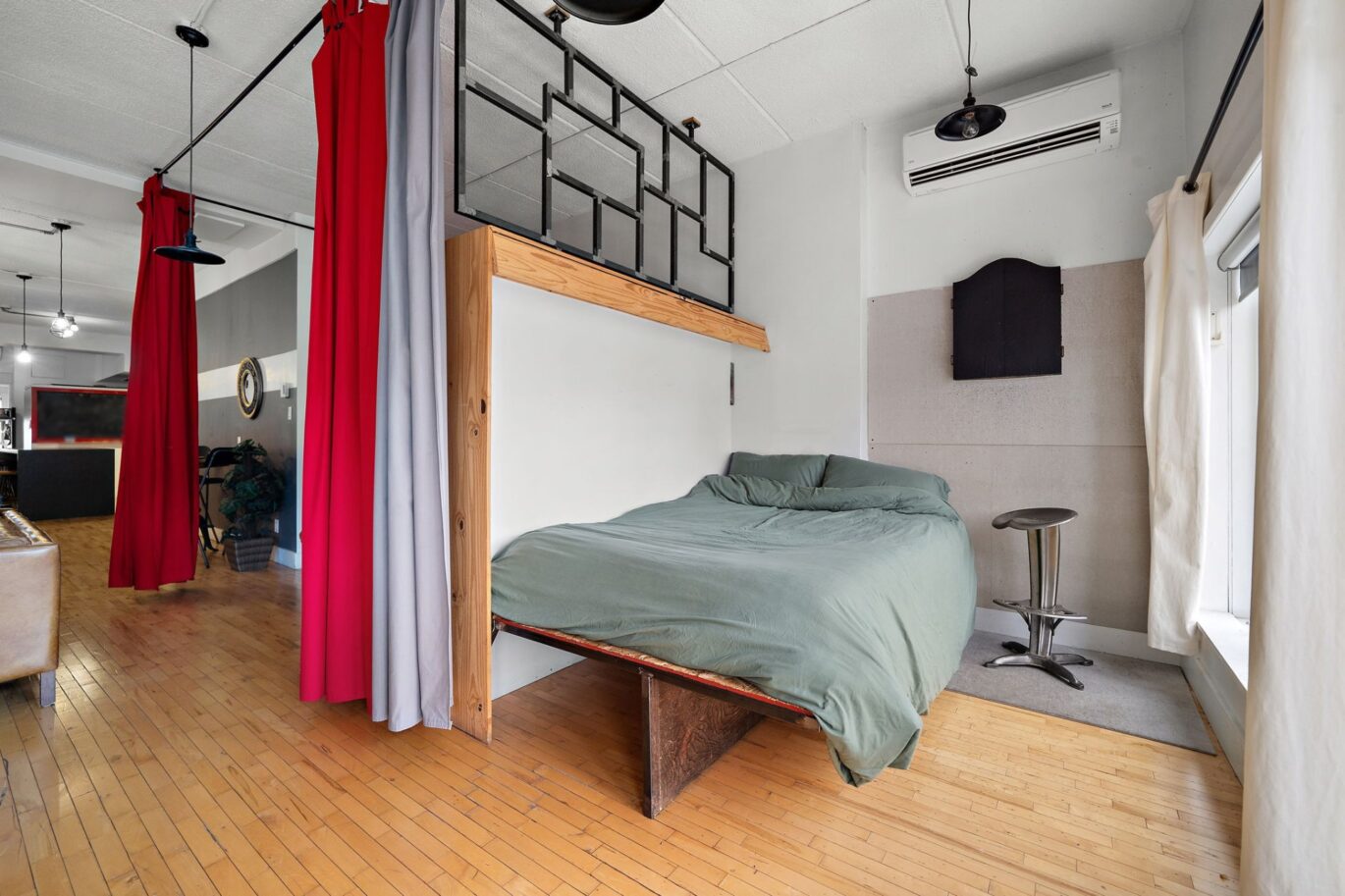 8049 Rue St-Hubert  Montréal (Villeray/Saint-Michel/Parc-Extension) (Montréal)