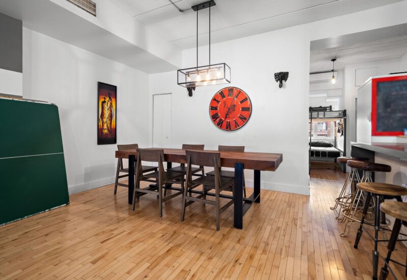 8049 Rue St-Hubert  Montréal (Villeray/Saint-Michel/Parc-Extension) (Montréal)