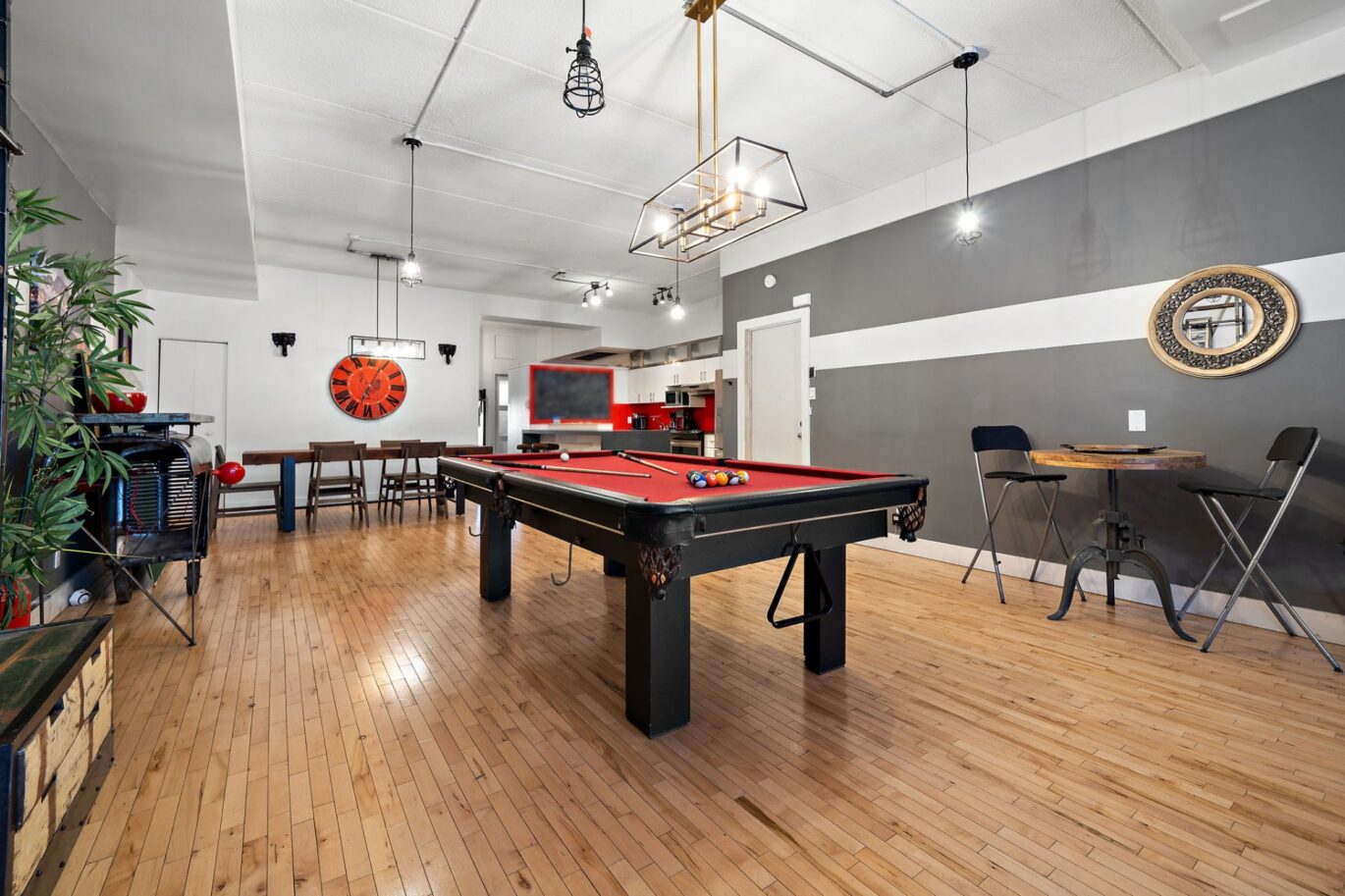 8049 Rue St-Hubert  Montréal (Villeray/Saint-Michel/Parc-Extension) (Montréal)