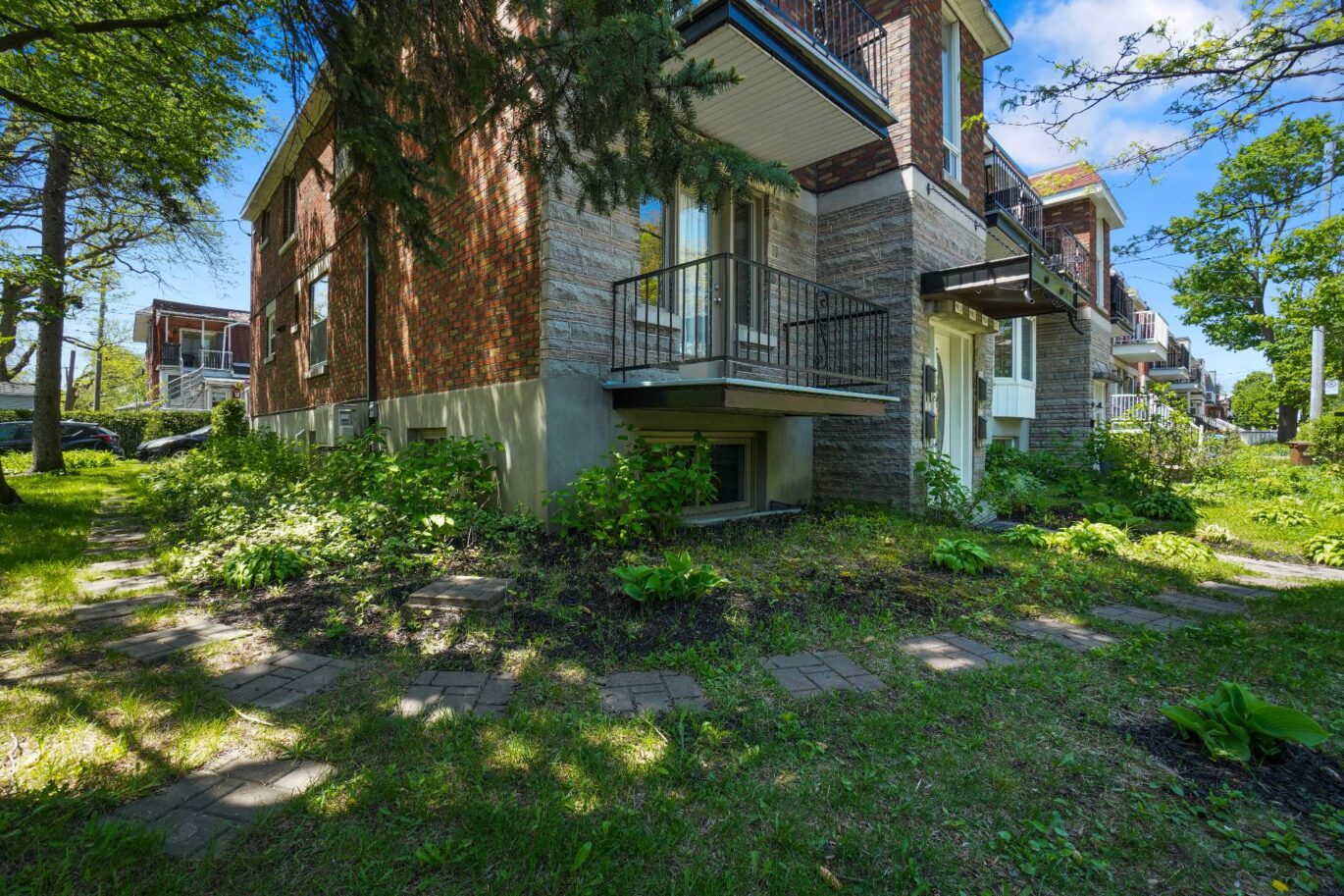 9810 – 9814 Rue De Martigny Montréal (Ahuntsic-Cartierville) (Montréal)