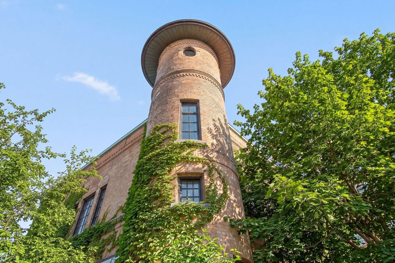 680 Av. Victoria  Westmount (Montréal)