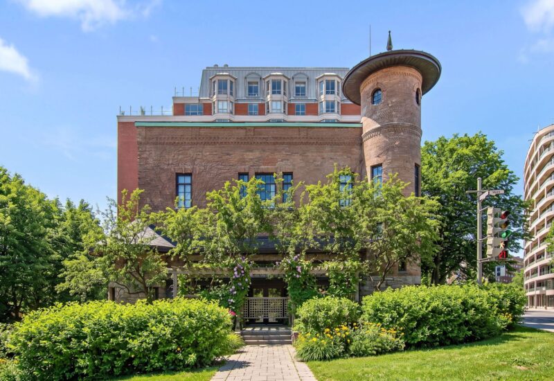680 Av. Victoria  Westmount (Montréal)