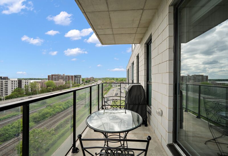 10 Av. Donegani #913 Pointe-Claire (Montréal)