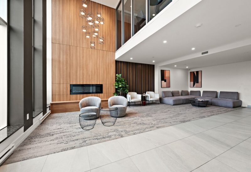 10 Av. Donegani #913 Pointe-Claire (Montréal)