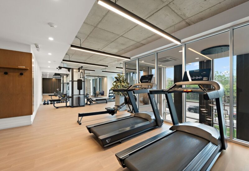 10 Av. Donegani #913 Pointe-Claire (Montréal)