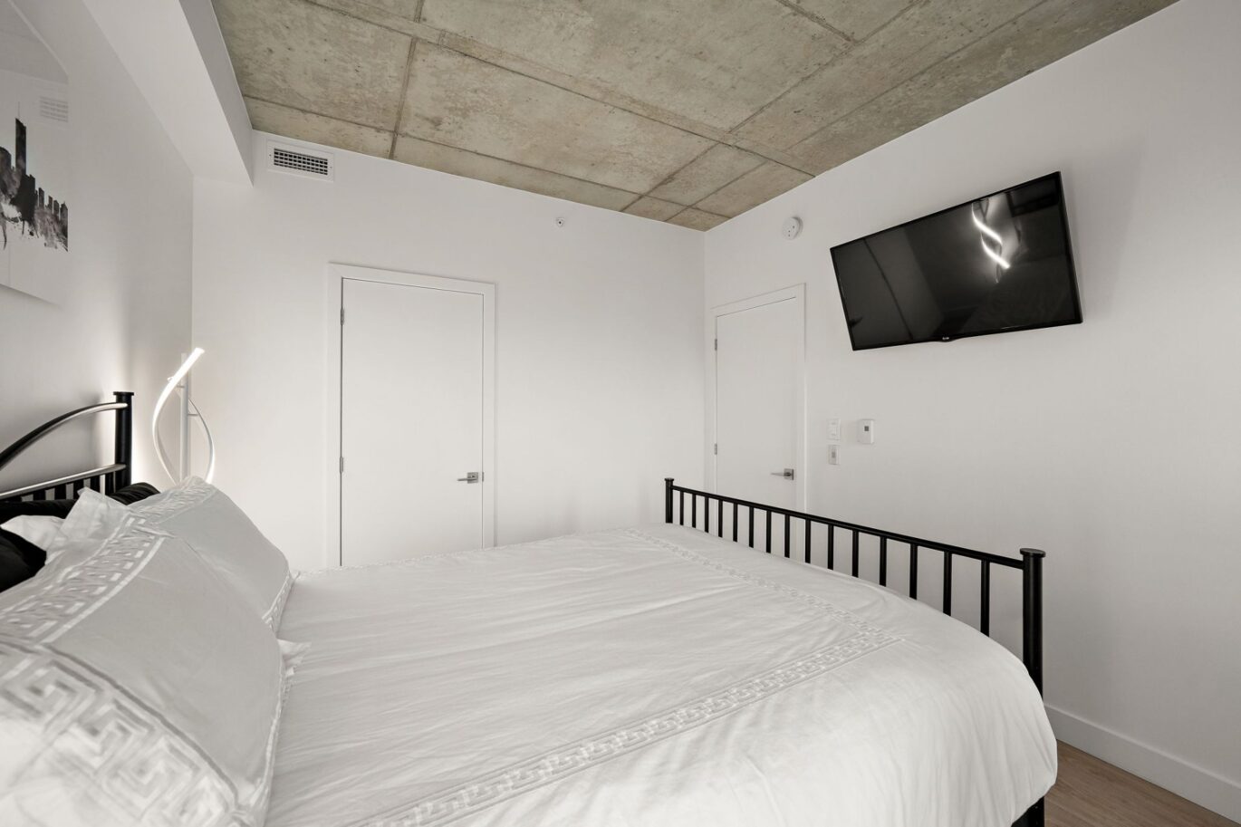 10 Av. Donegani #913 Pointe-Claire (Montréal)