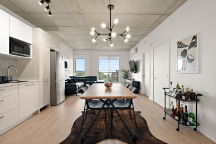 10 Av. Donegani #913 Pointe-Claire (Montréal)
