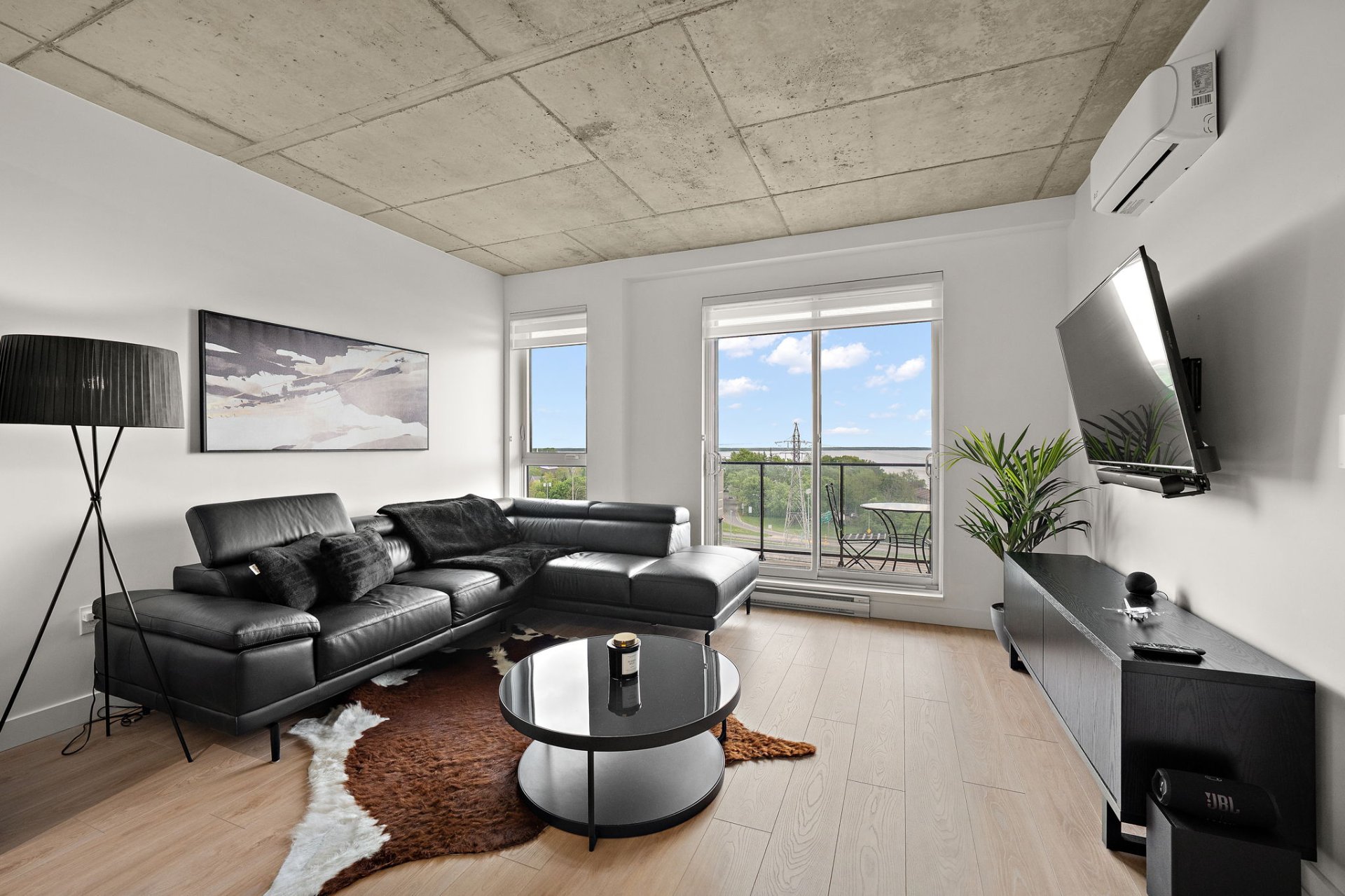 10 Av. Donegani #913 Pointe-Claire (Montréal) — photo 1